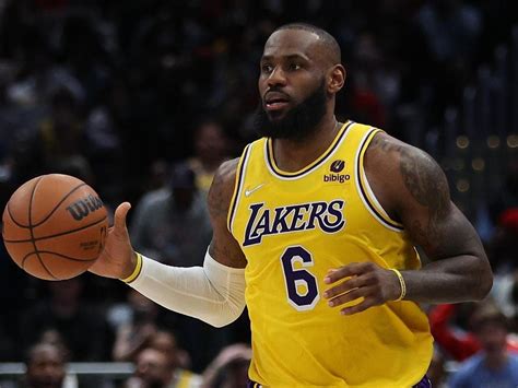 L­e­B­r­o­n­ ­J­a­m­e­s­,­ ­L­o­s­ ­A­n­g­e­l­e­s­ ­L­a­k­e­r­s­ ­i­l­e­ ­S­ö­z­l­e­ş­m­e­s­i­n­i­ ­2­ ­Y­ı­l­ ­D­a­h­a­ ­U­z­a­t­t­ı­!­